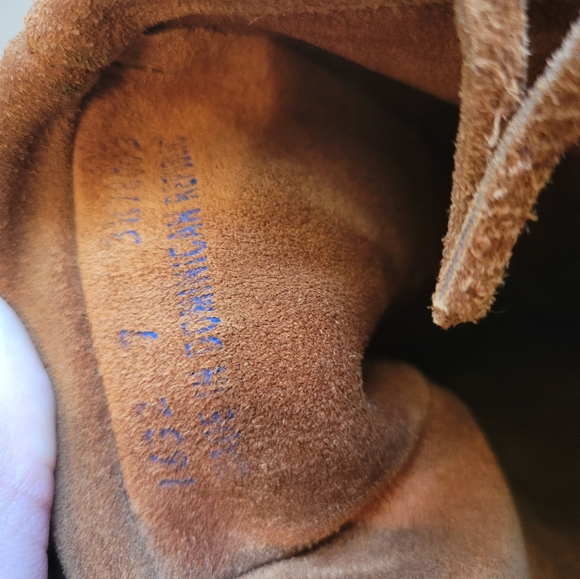 Minnetonka Suede Camel color Fringe Boots Women's 7 - Picture 7 of 7